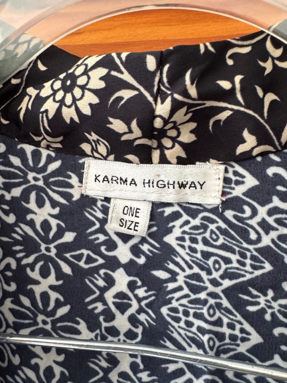 KARMA HIGHWAY Stunning Black Floral Kimono Robe with Red & Teal Blooms - Picture 2 of 6